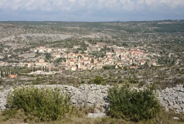 hiking excursions Island Brač